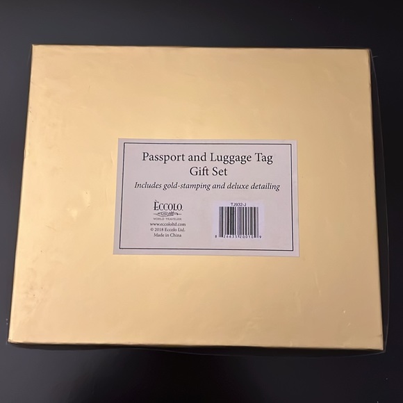 Eccolo Passport and Luggage Tag “J” Gift Set - Picture 5 of 5